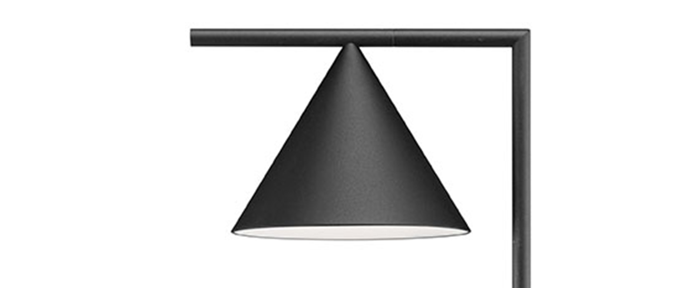 Lampadaire captain flint noir et lave noir ip65 led dim 2700k 613 lm o32cm h153 7cm flos normal