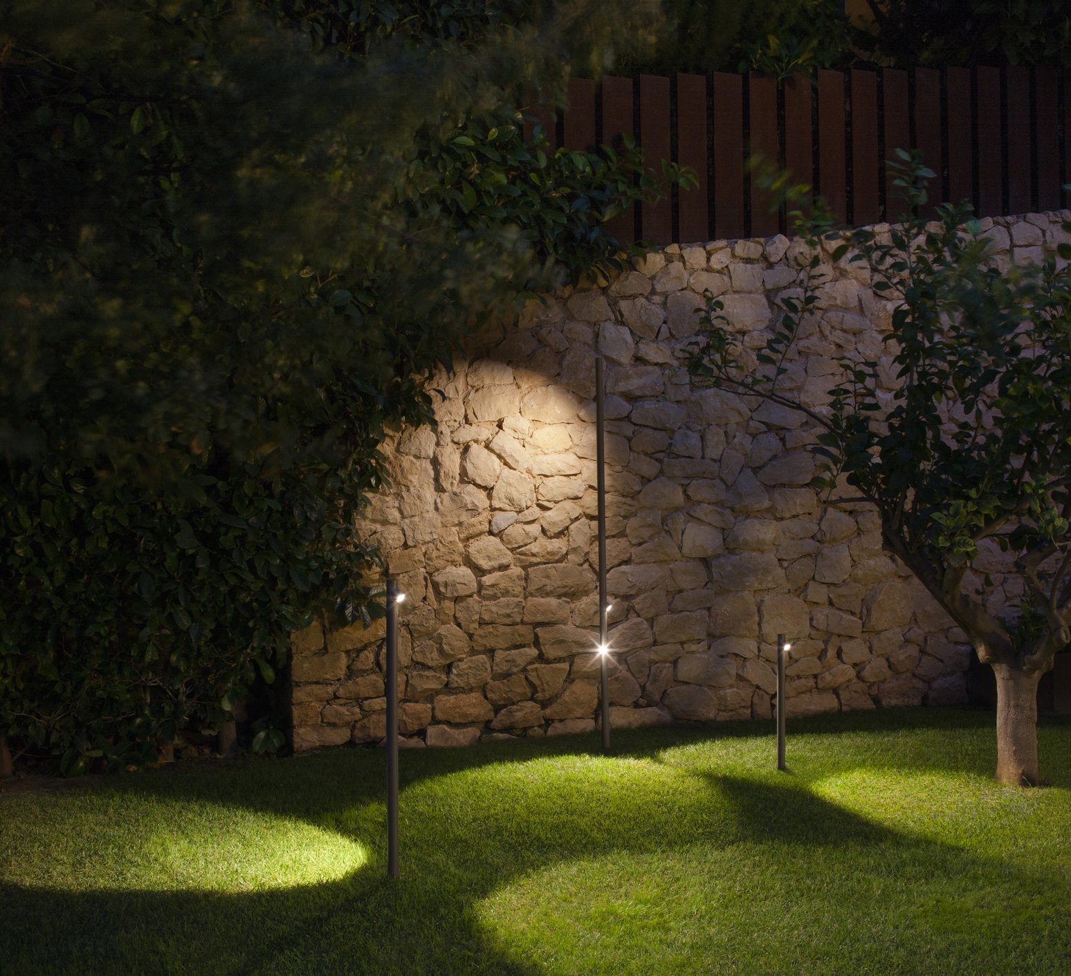 Lámpara de exterior, Bamboo 4803, oxidada, IP66, LED, 3500 K, 399 lm, Ø 4 cm, H 90 cm - Vibia