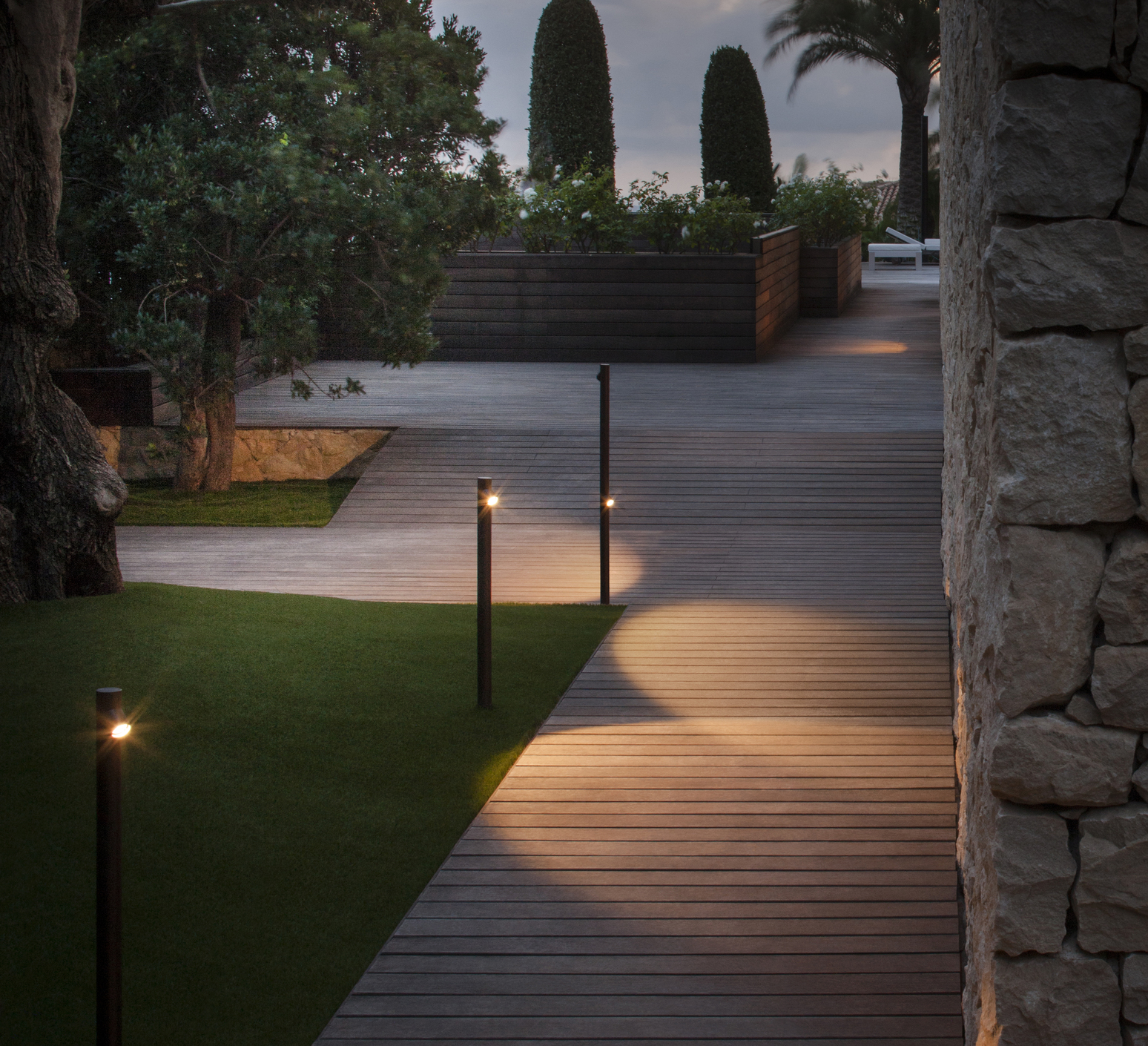 Vibia Bamboo 4803, oxidada, IP66, Led, 3500 K, 399 lm, Ø 4 cm, H 90 cm – Lámpara de exterior — imagen 2