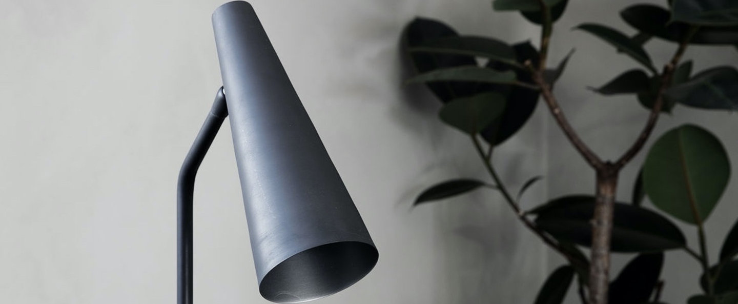 banner-image Lampadaire precise noir l21cm h124cm house doctor normal