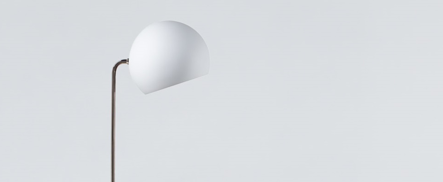 Lampadaire tilt globe blanc o23cm h129cm nyta normal