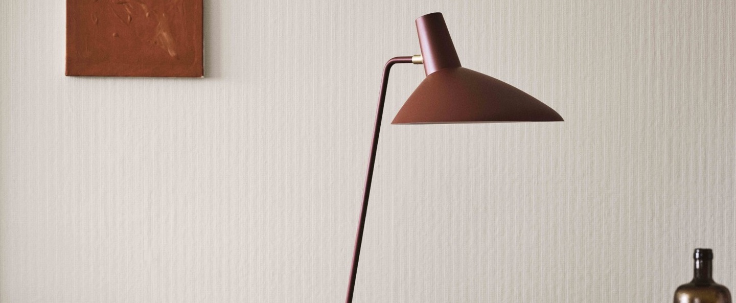 banner-image Lampadaire tripod hm8 rouge l47cm h134cm andtradition normal