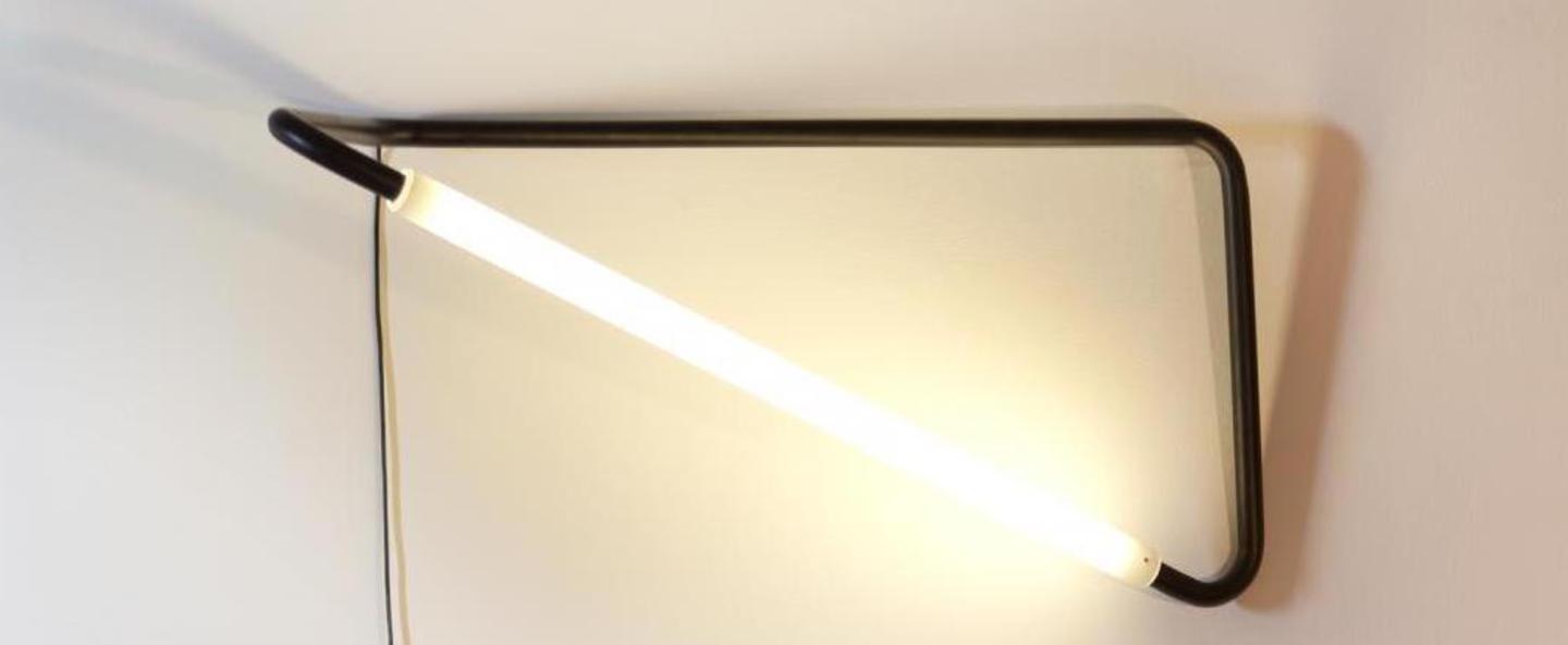 banner-image Lampe a poser 001 noir led l20cm h45cm naama hofman normal