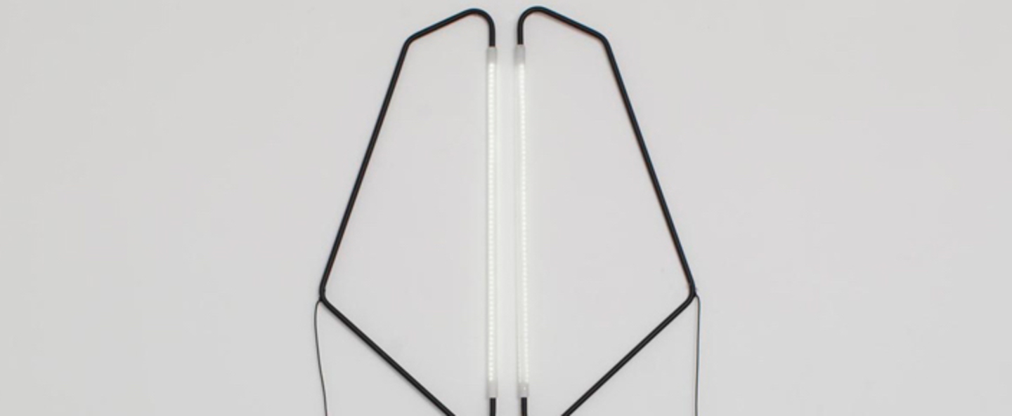 banner-image Lampe a poser 004 noir led l20cm h45cm naama hofman normal