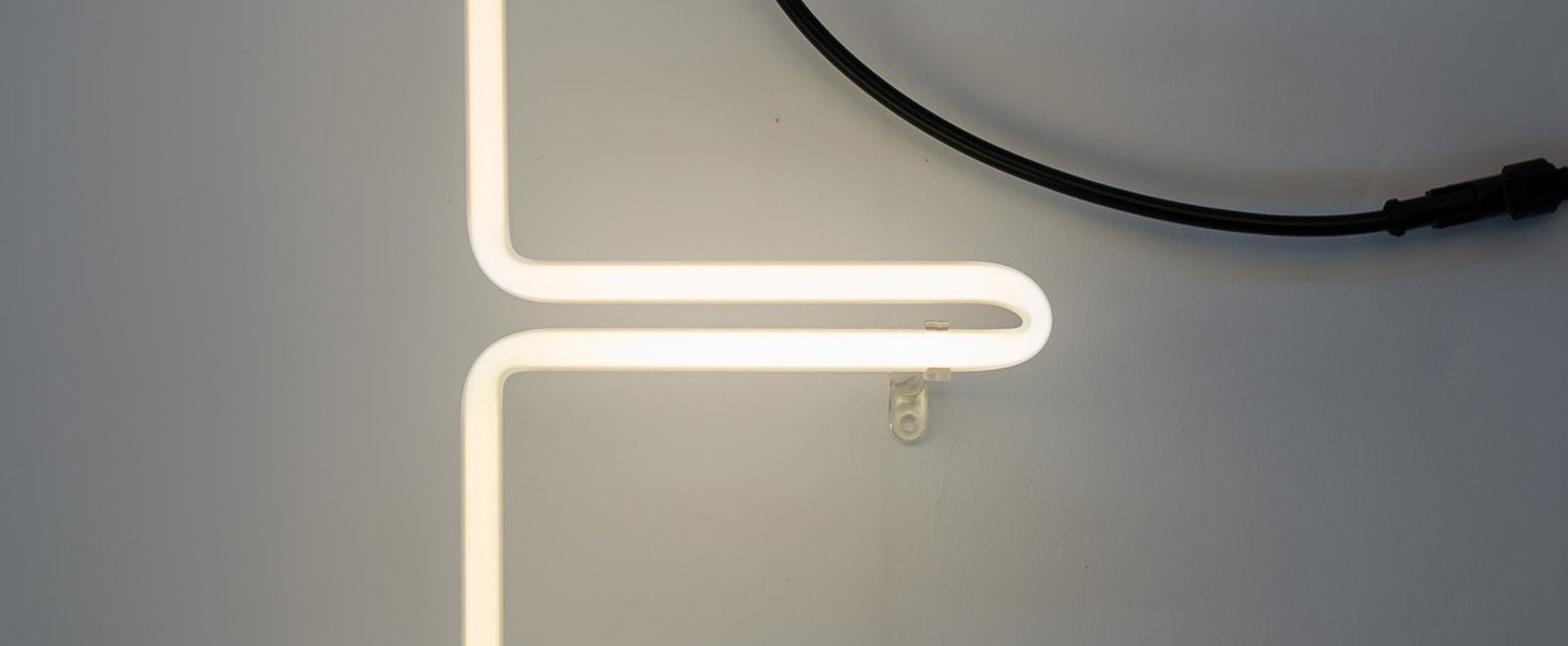 banner-image Lampe a poser alphafont e blanc l15 7cm h35cm seletti normal