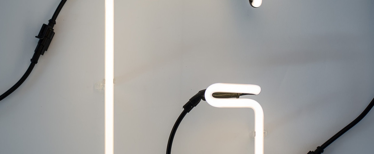 banner-image Lampe a poser alphafont g blanc l15 7cm h35cm seletti normal
