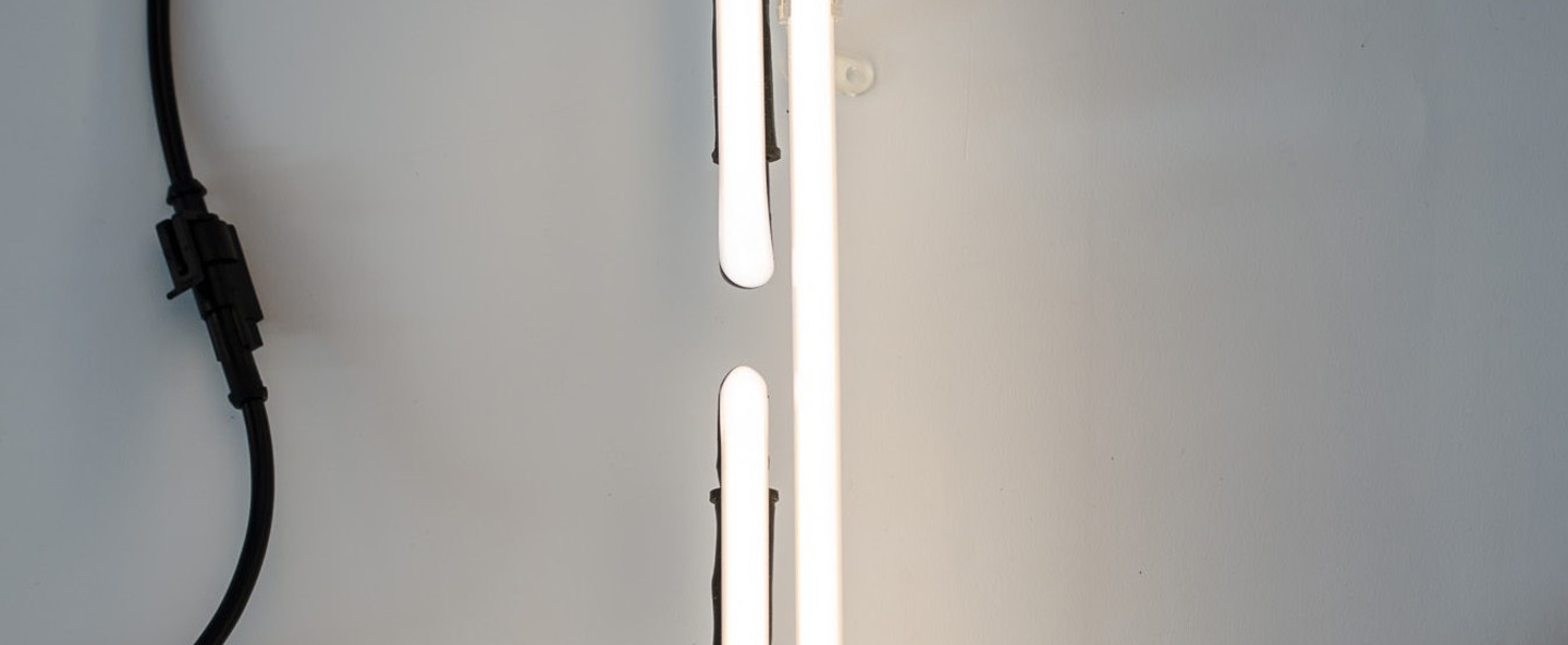 banner-image Lampe a poser alphafont i blanc l15 7cm h35cm seletti normal