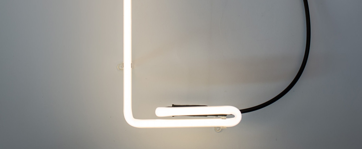 banner-image Lampe a poser alphafont l blanc l15 7cm h35cm seletti normal
