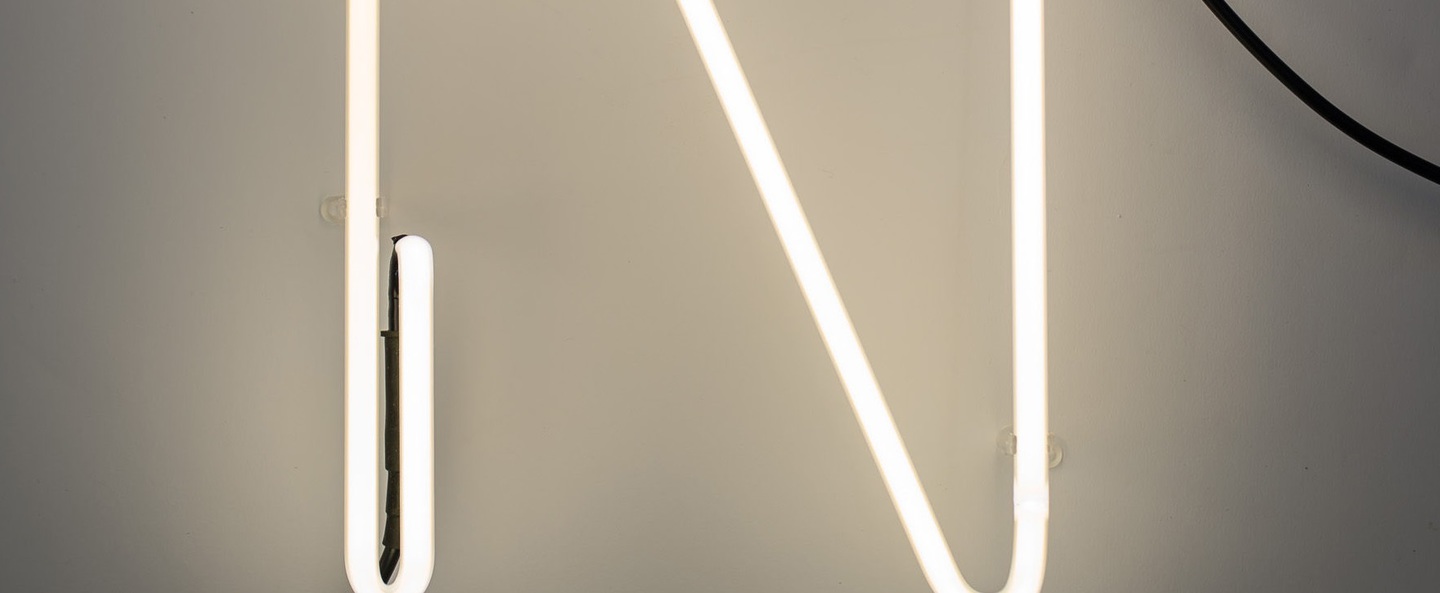 Lampe a poser alphafont n blanc l15 7cm h35cm seletti normal