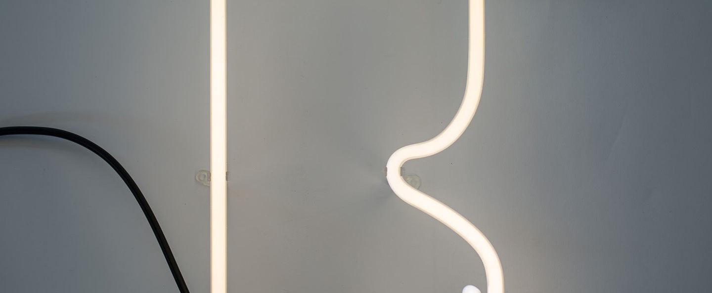 banner-image Lampe a poser alphafont r blanc l15 7cm h35cm seletti normal