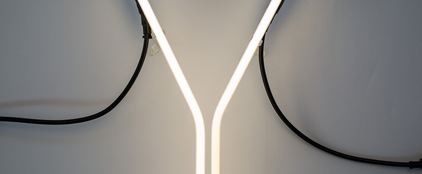banner-image Lampe a poser alphafont y blanc l15 7cm h35cm seletti normal