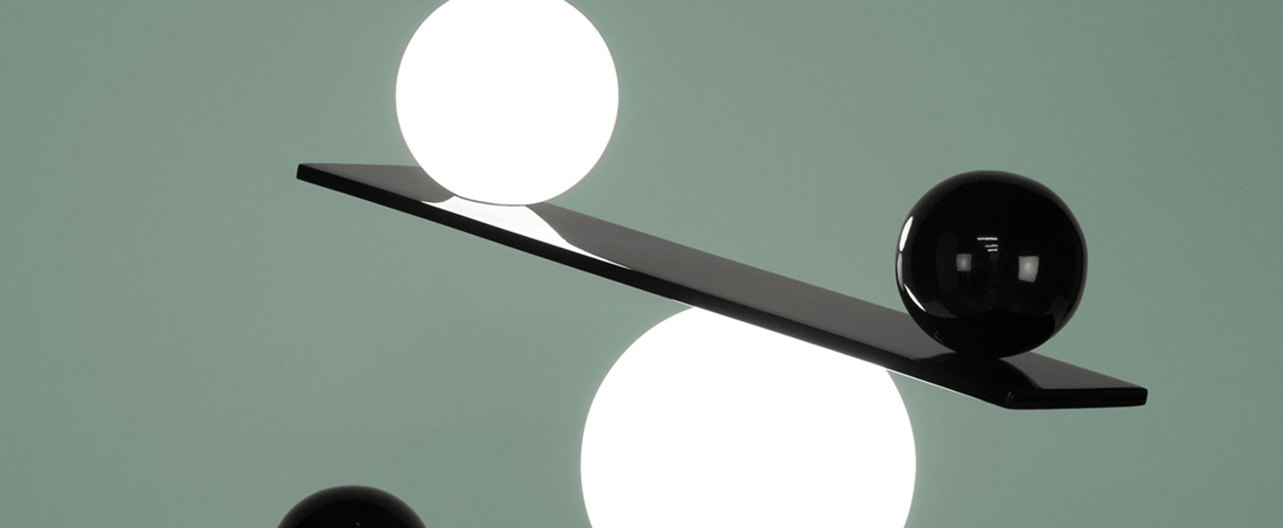 banner-image Lampe a poser balance noir et blanc led l53cm h39cm oblure normal