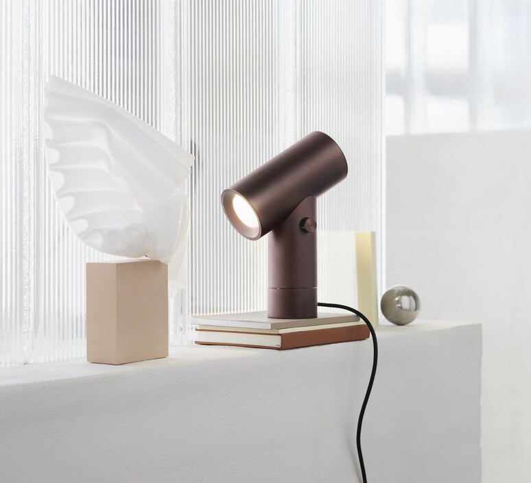 Beam lamp tom chung lampe a poser table lamp  muuto 12122  design signed nedgis 94234 product