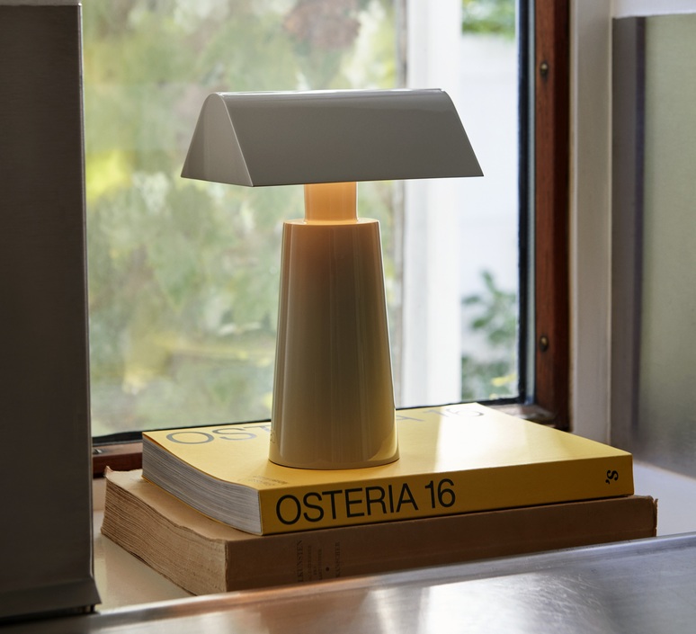 Caret matteo fogale lampe a poser table lamp  andtradition 83531002  design signed nedgis 141327 product