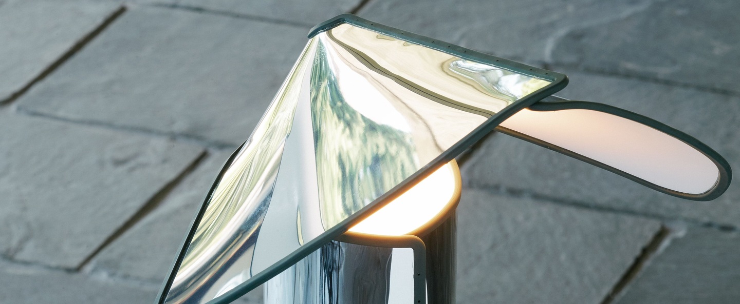 banner-image Lampe a poser chiara aluminium et blanc bordure anthracite l28cm h41cm flos normal
