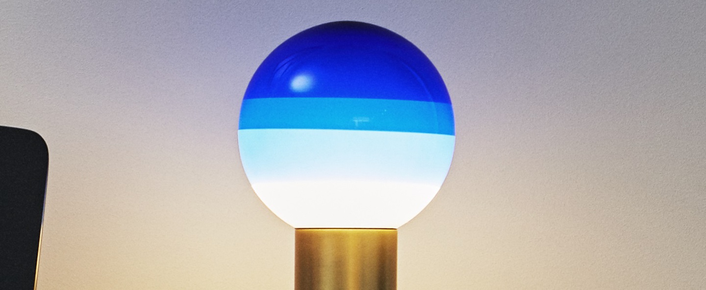 Lampe a poser dipping light bleu led o12 5cm h22 2cm marset normal