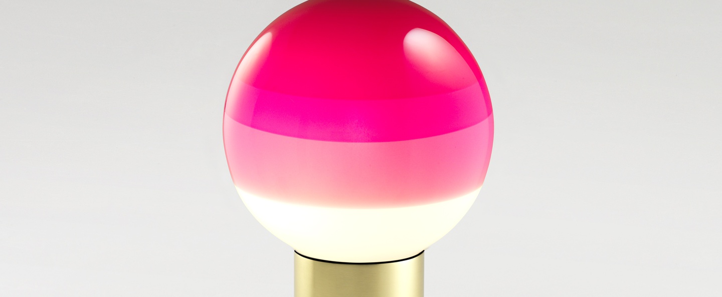 banner-image Lampe a poser dipping light rose pale led o12 5cm h22 2cm marset normal