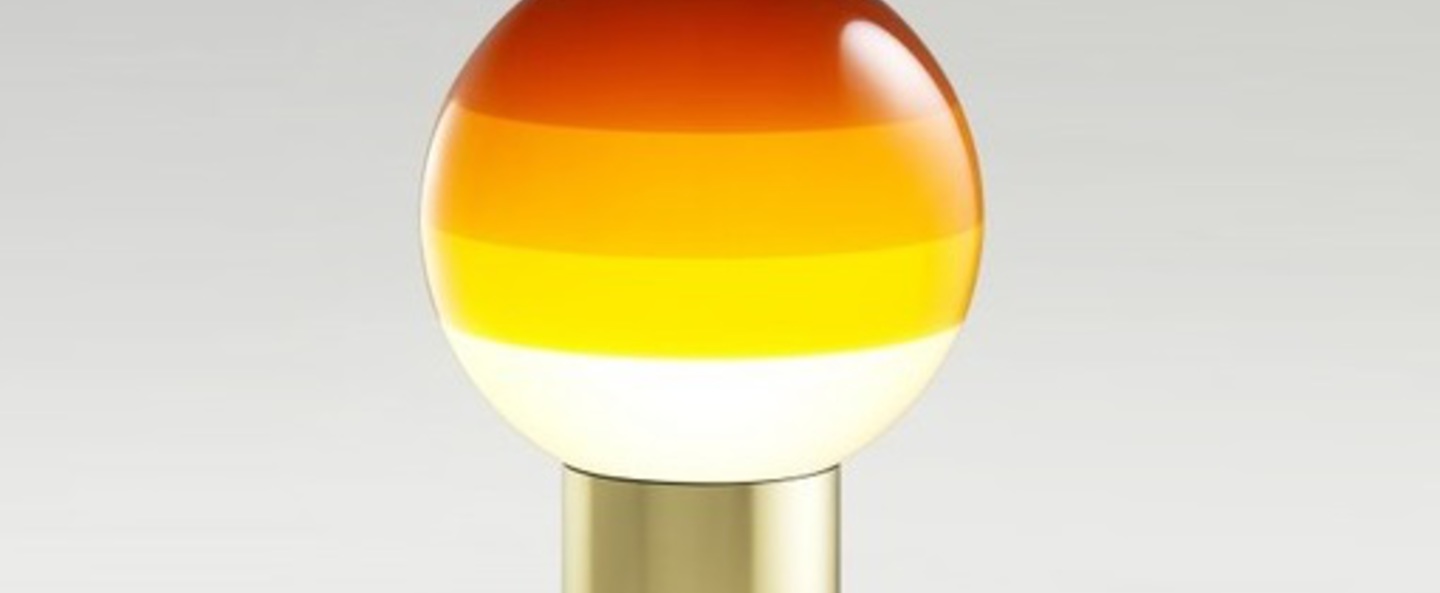 banner-image Lampe a poser dipping light s ambre laiton led 2700k 546lm o20cm h36cm marset normal