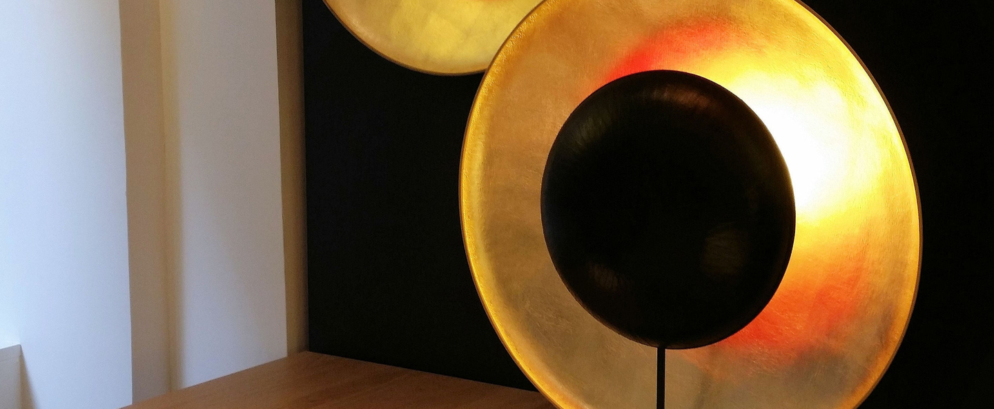 banner-image Lampe a poser eclipse noir et or l62cm h71cm celine wright normal
