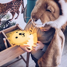 First light lion jannes hak et lennart bosker lampe a poser enfant kids table lamp  mr maria mrdb30ln01  design signed nedgis 84697 thumb