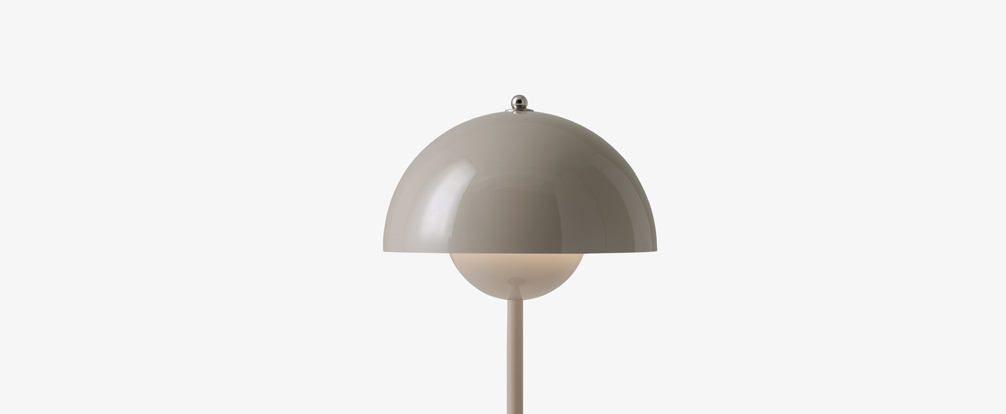 banner-image Lampe a poser flowerpot vp9 beige gris ip44 led 2700k 325lm o16cm h29 5cm andtradition normal