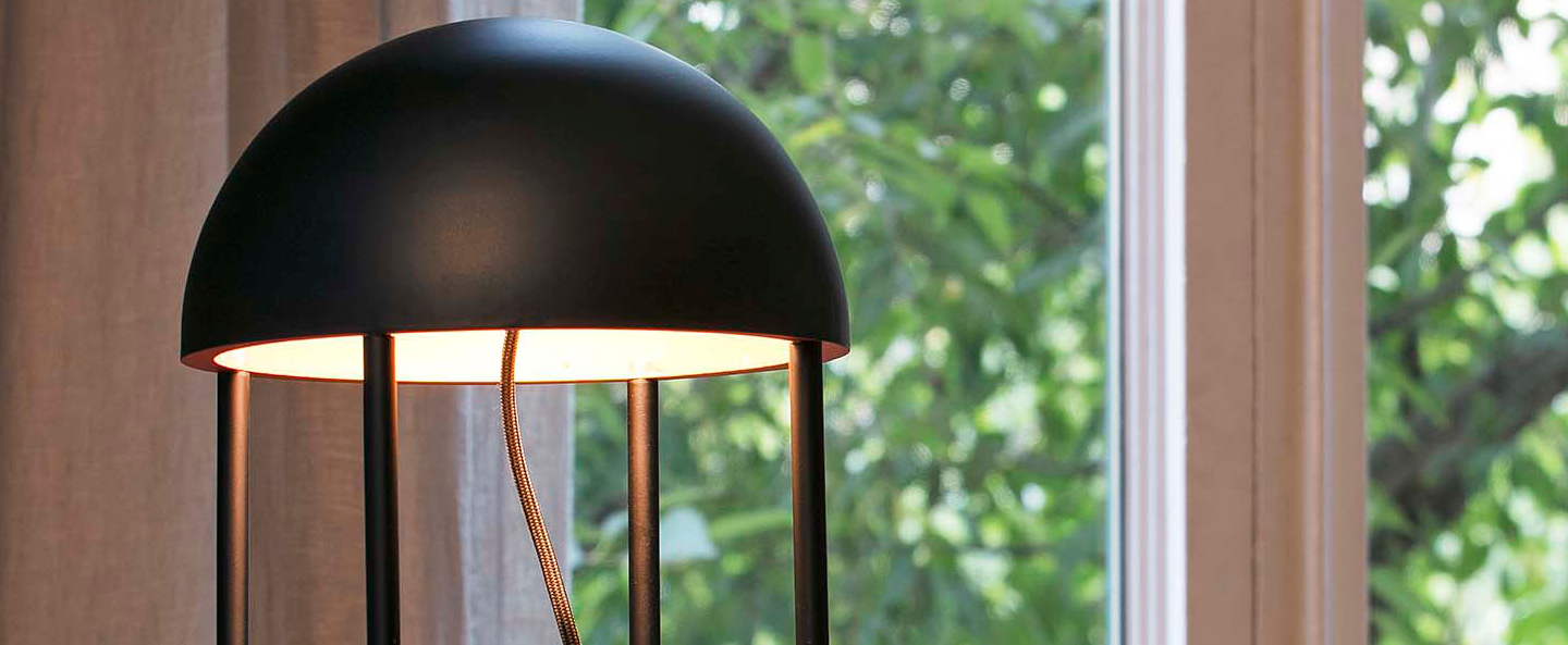 banner-image Lampe a poser jellyfish noir et or led o29cm h90cm faro normal