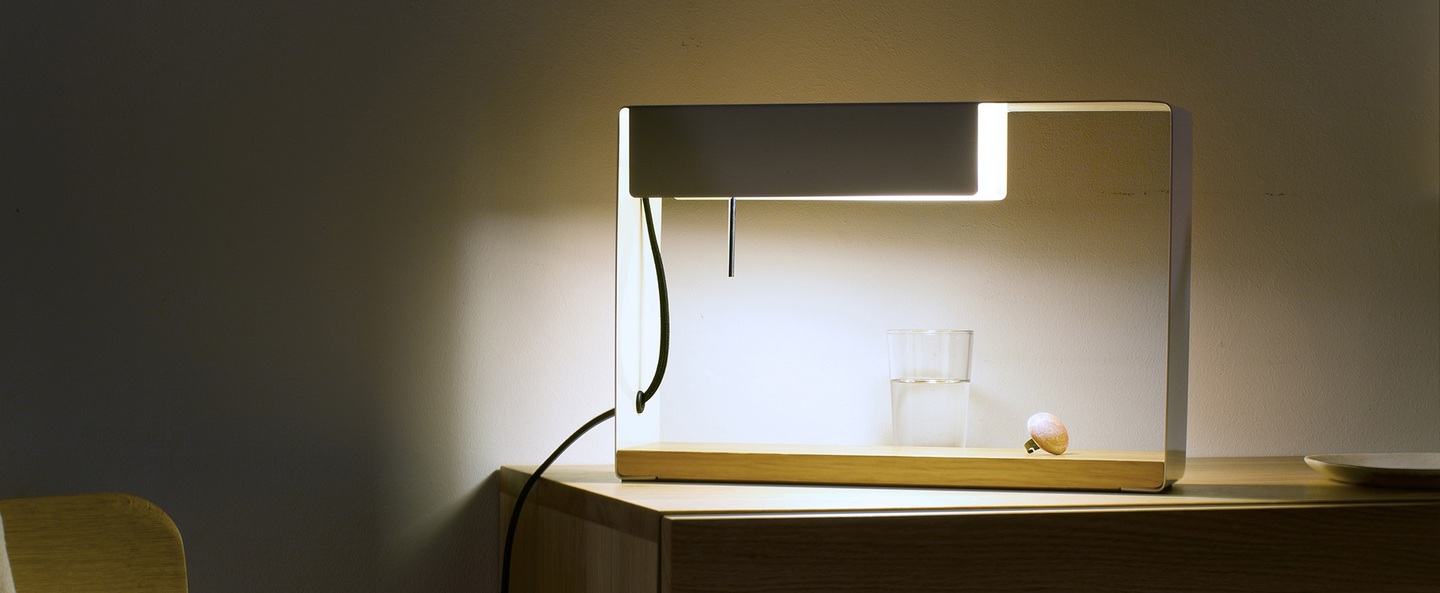 banner-image Lampe a poser la discrete blanc h26 2cm marset normal