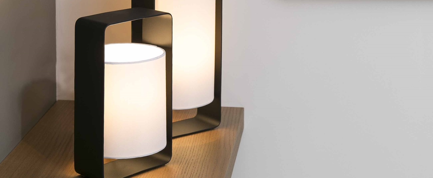 banner-image Lampe a poser lula noir et blanc h27cm faro normal