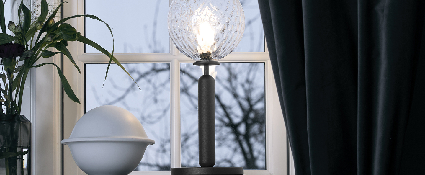 banner-image Lampe a poser miira noir transparent o14cm h34 5cm nuura normal