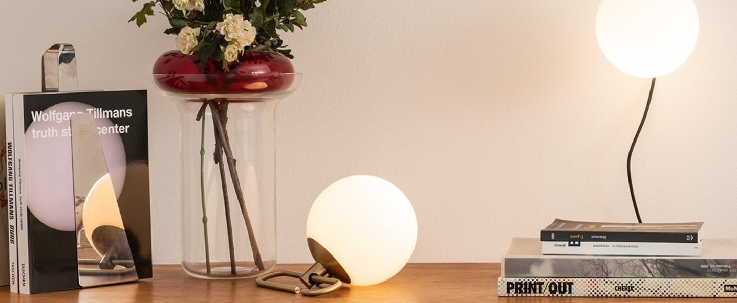 banner-image Lampe a poser nh blanc laiton artemide normal