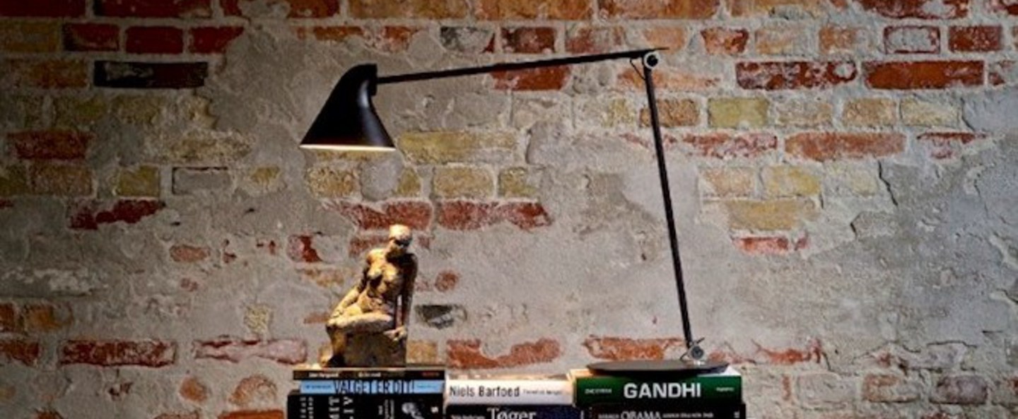 banner-image Lampe a poser njp noir led l22cm h48cm louis poulsen normal