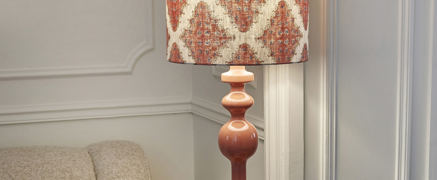 banner-image Lampe a poser pamela terracotta laque et abat jour a motifs terracotta o35cm h87cm popus editions normal