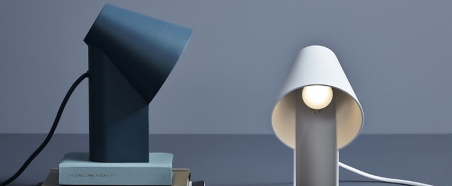 banner-image Lampe a poser study table lamp blanc led l15 9cm h22 7cm woud normal