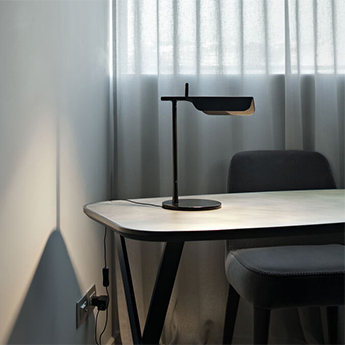 モデルルーム展示品 FLOS TAB black 2024年製 FLOS（フロス）Tab F Led ブラック H1100mm - YAMAGIWA OnlineStore