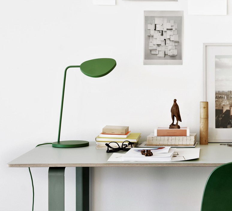 Leaf broberg ridderstrale lampe de bureau desk lamp  muuto 20345  design signed 31504 product