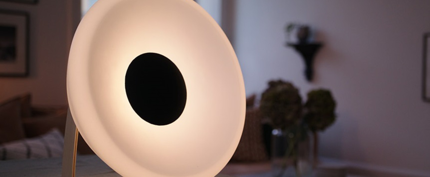 Luminaire connecte eclipse speaker bois blanc led l26 7cm h40cm mooni normal