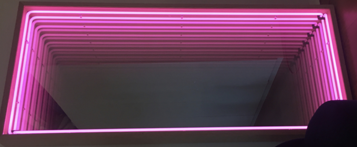 banner-image Mobilier lumineux miroir maxi bois chene neon rose l80cm h180cm lumneo normal