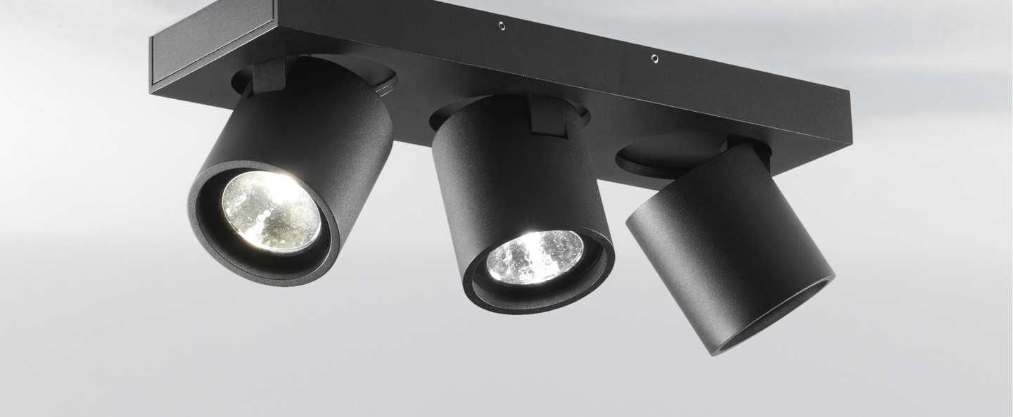 banner-image Plafonnier focus 3 noir led 3000k 1620lm l30cm h9cm light point normal