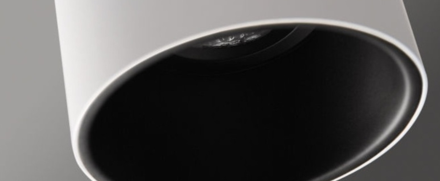 banner-image Plafonnier lotis tubed surface blanc et noir ip44 o8 5cm h13cm modular normal
