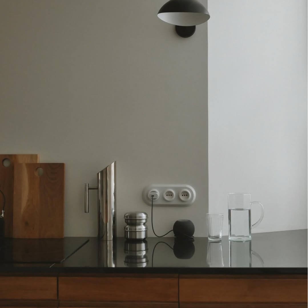 Prise, Garby Colonial, Triple horizontal, Porcelaine blanc, Prise-2P+T x3, L24,6cm, H10cm - Fontini