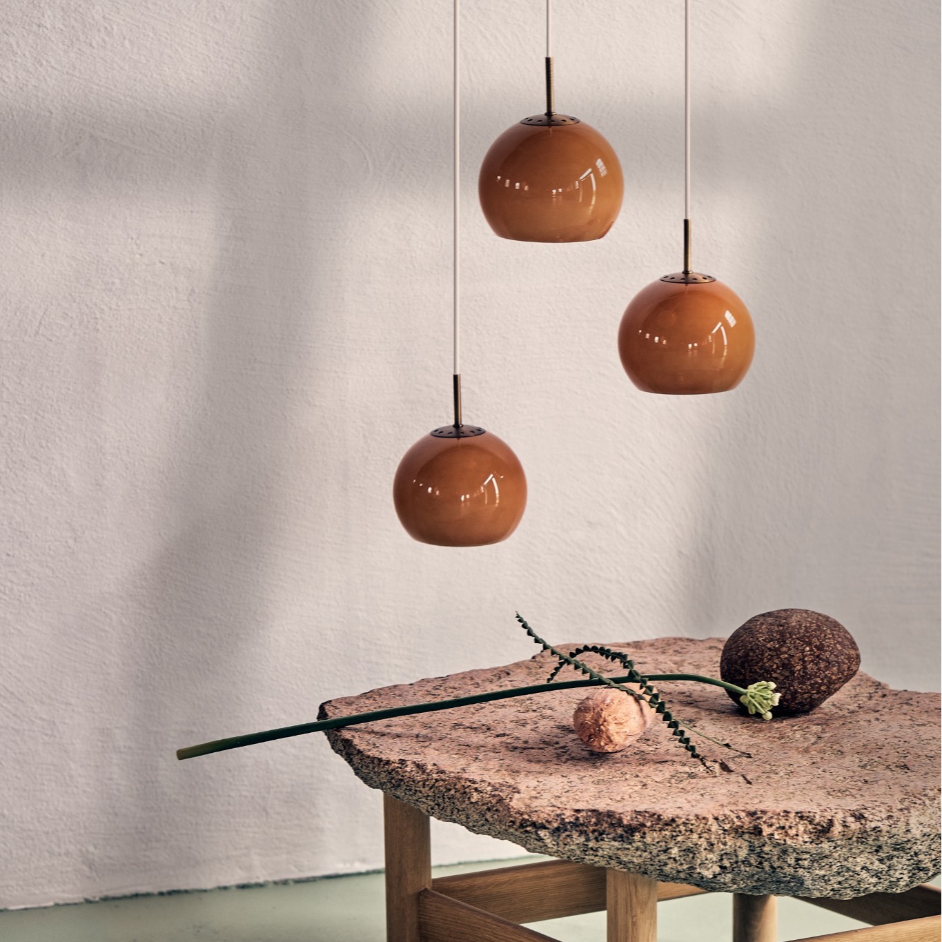 Hanging lamp, Ball glass, amber, Ø18cm, H15cm - Frandsen - Nedgis