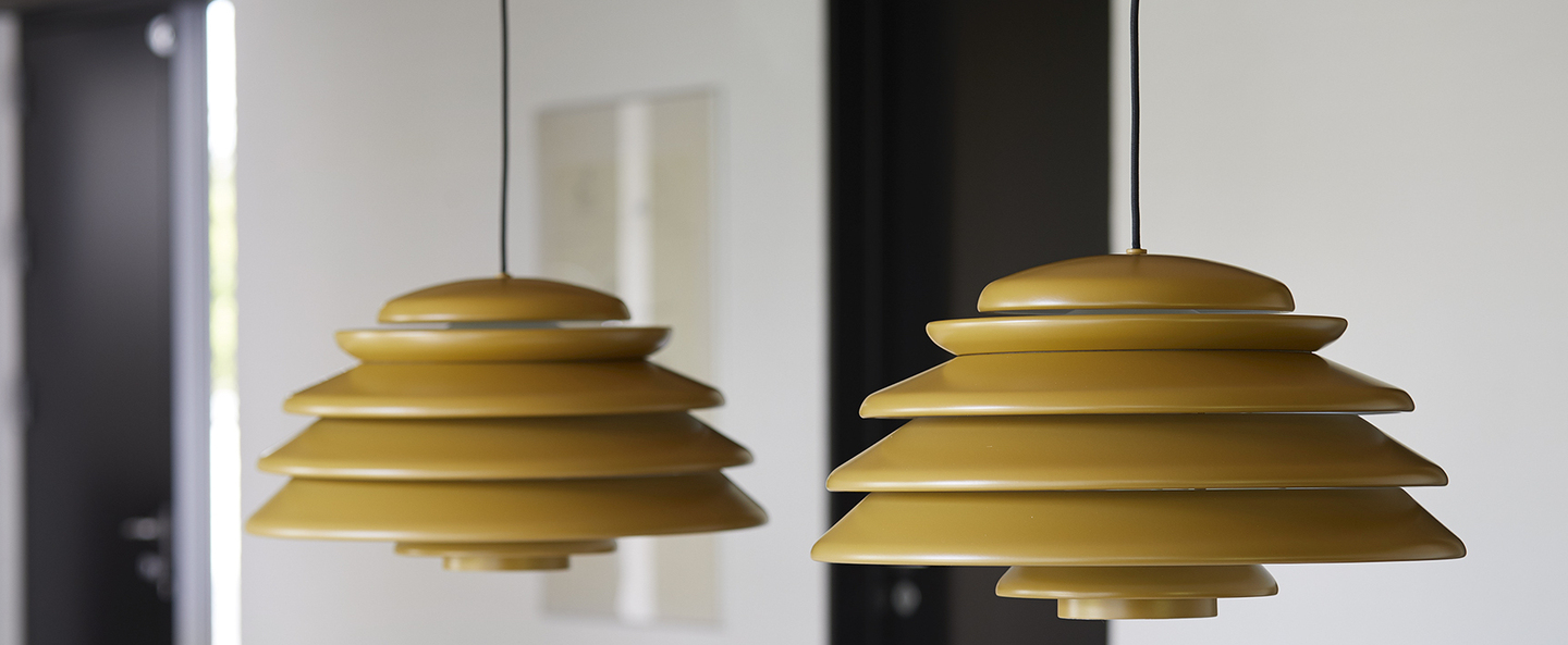 banner-image Suspension hive metal jaune o48cm h27cm verpan normal