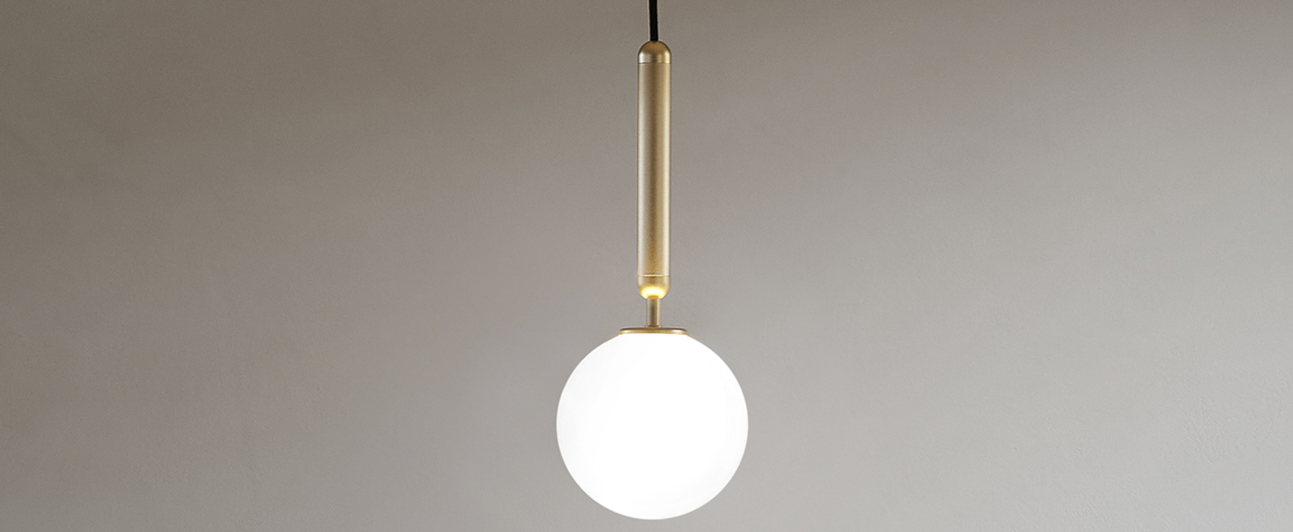 banner-image Suspension miira laiton verre opalin o14cm h34 5cm nuura normal