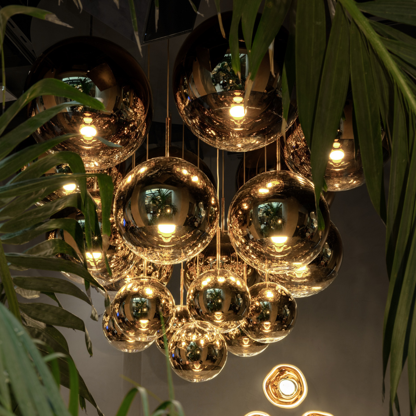 Hanging lamp, Mirror Ball 40, gold, LED, dim, 3000K, 800 lm, Ø40cm