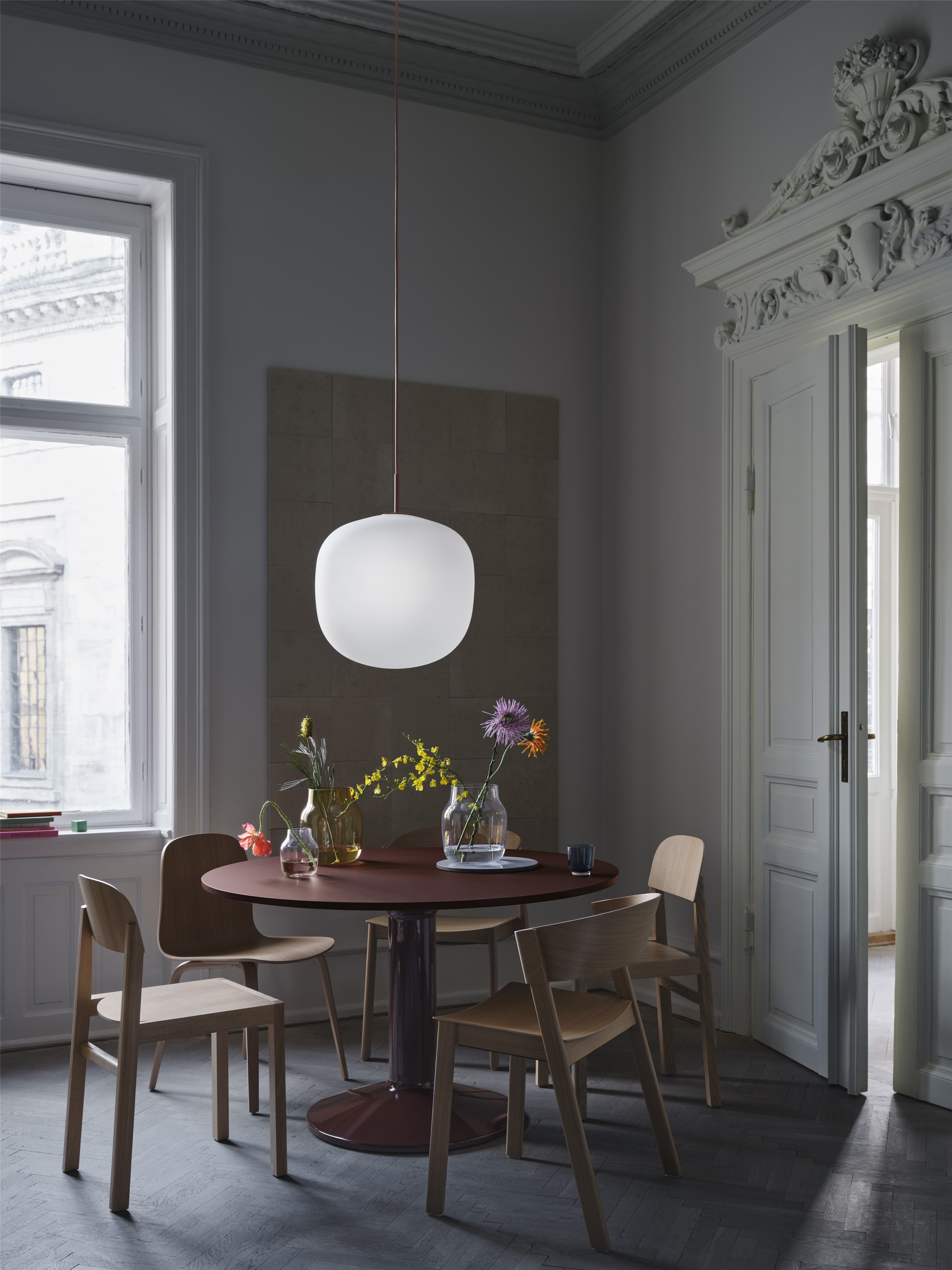 Hanging lamp, Rime, dark red, opaline, 2700K, 190lm, Ø12cm