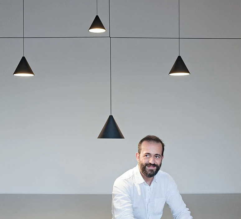 String light cone 12m alimentation sol  michael anastassiades suspension pendant light  flos f6481030 f6484030  design signed nedgis 113570 product