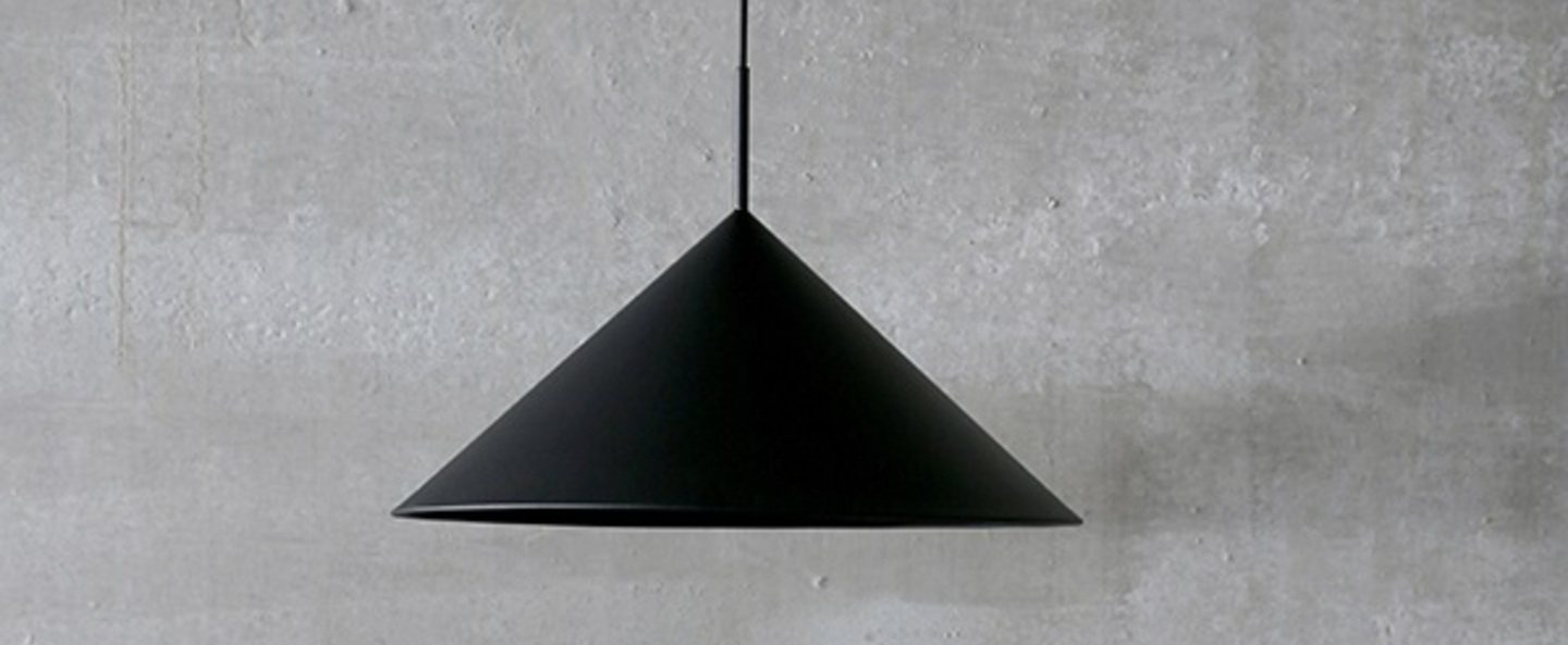 Suspension triangle l noir o60cm h39cm hk living normal