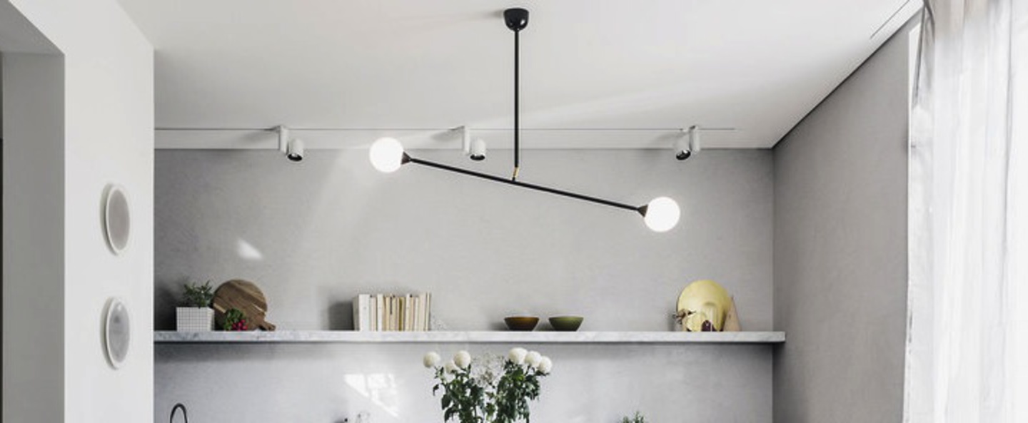 Suspension two spheres noir et blanc h66cm l90cm atelier areti normal