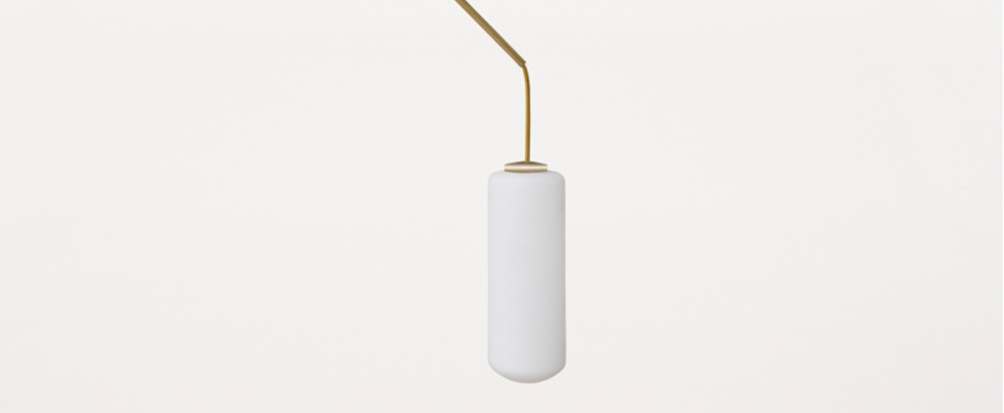 banner-image Suspension ventus laiton verre opalin o19cm h132cm frama normal
