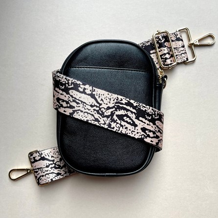 Cross Body Double Zip Bag in Black Cross Body Double Zip Bag in Black